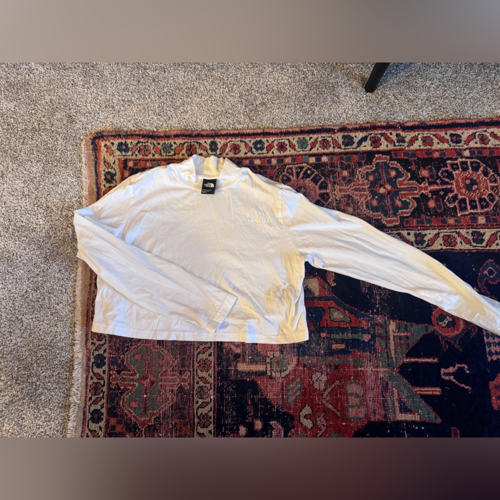The North Face Nekku long sleeve cropped mock neck. Women’s large.